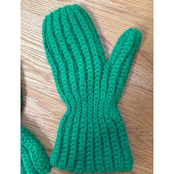 Vintage Green Mittens, Kelly Green Knit Crochet Mitts, 60s 70s, Grandma Style - Picture 5 of 6